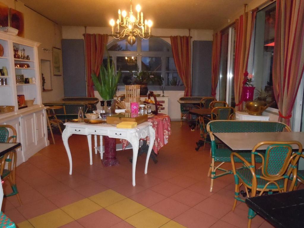 La Croix Blanche Hotel Монришар Екстериор снимка