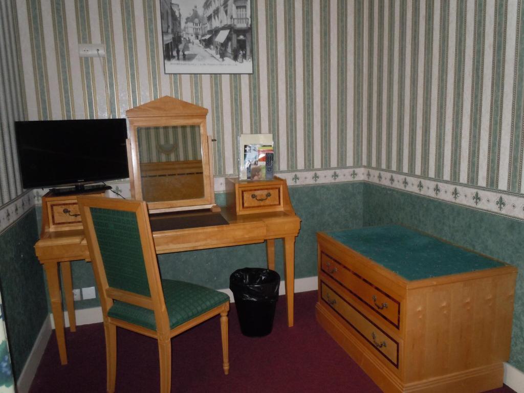 La Croix Blanche Hotel Монришар Стая снимка