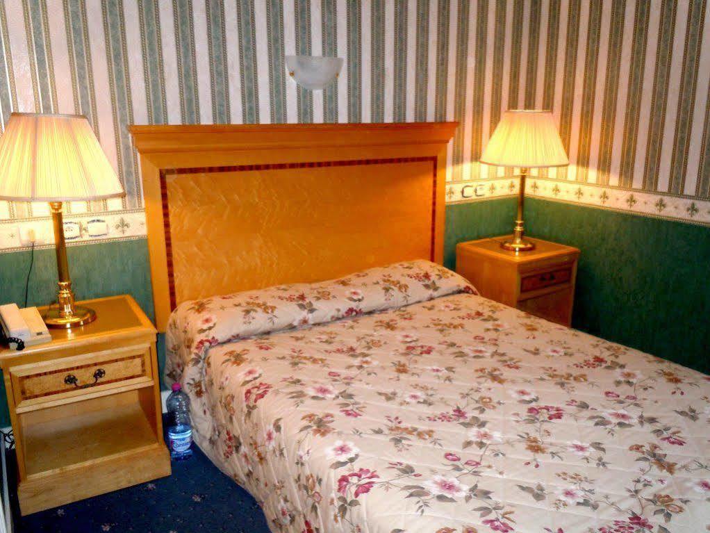 La Croix Blanche Hotel Монришар Екстериор снимка